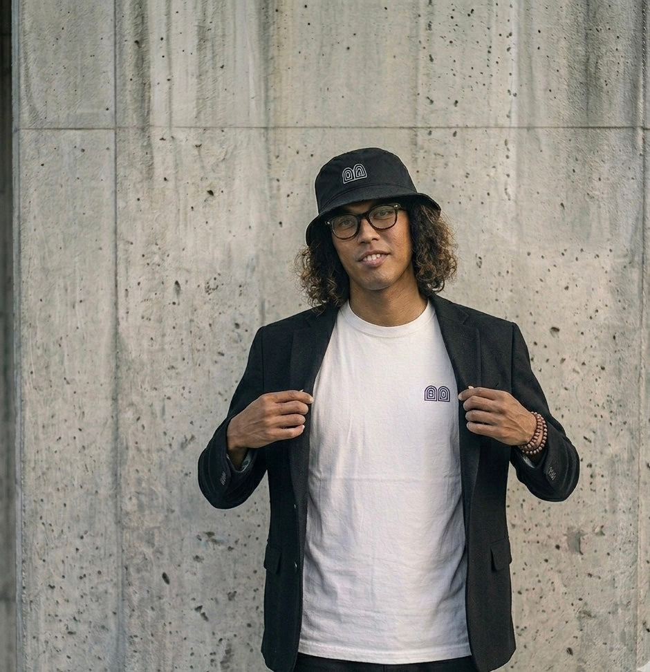 BWL  LOGO STD  BIGTEE-White